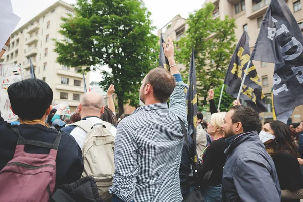 Демонстрация студентов в Милане — стоковое фото