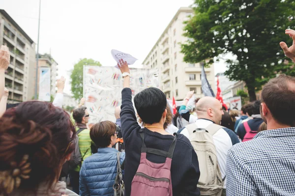 Демонстрация студентов в Милане — стоковое фото