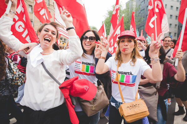 Демонстрация студентов в Милане 2015
