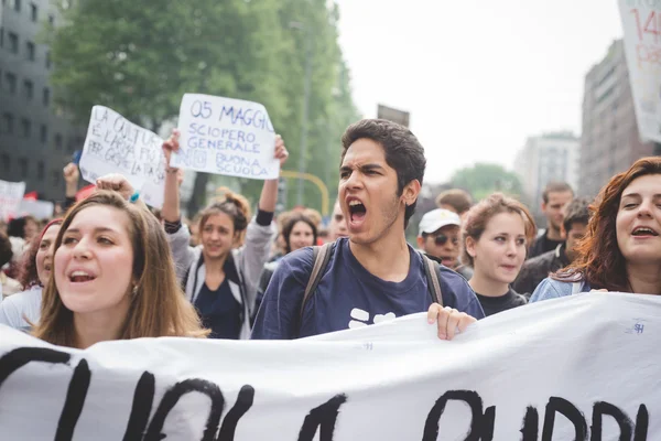 Students manifestation in Milan — Stock Photo, Image