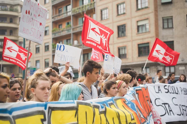 Manifestación estudiantil en Milán — Foto de Stock