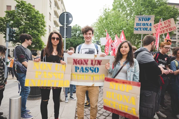 Manifestation étudiante à Milan — Photo