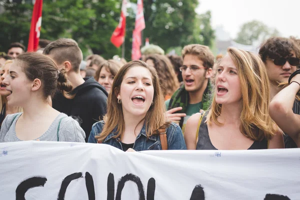 Manifestacja studentów w Mediolanie — Zdjęcie stockowe