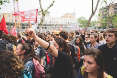 Öğrenciler tezahürü Milano