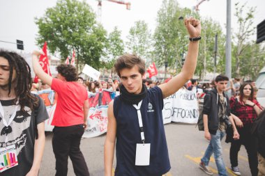 Öğrenciler tezahürü Milano