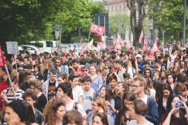 Öğrenciler tezahürü Milano