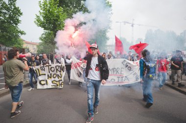 Öğrenciler tezahürü Milano