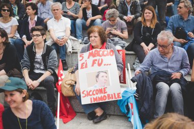 Öğrenciler tezahürü Milan Mayıs