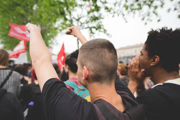 Öğrenciler tezahürü Milano