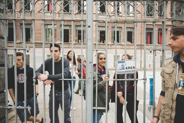 Studenten manifestatie Milaan op mei — Stockfoto