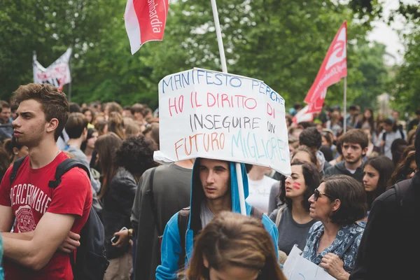 Studenten manifestatie Milaan op mei — Stockfoto