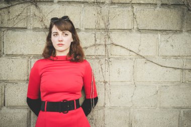 şehirde genç hipster kadın