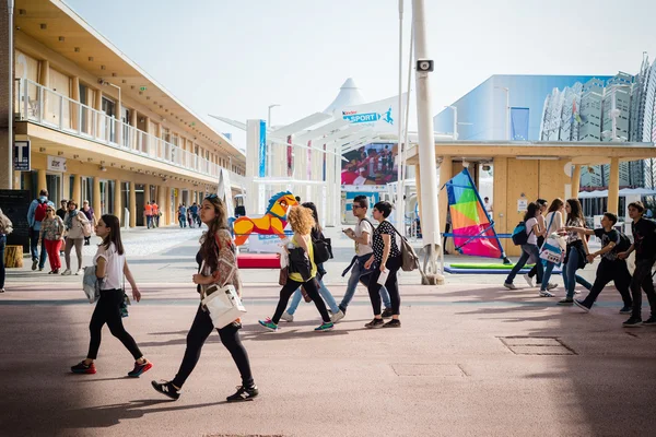 People on Universal exposition 2015 — Zdjęcie stockowe