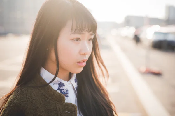 Asian hipster woman in city — Stock Photo, Image