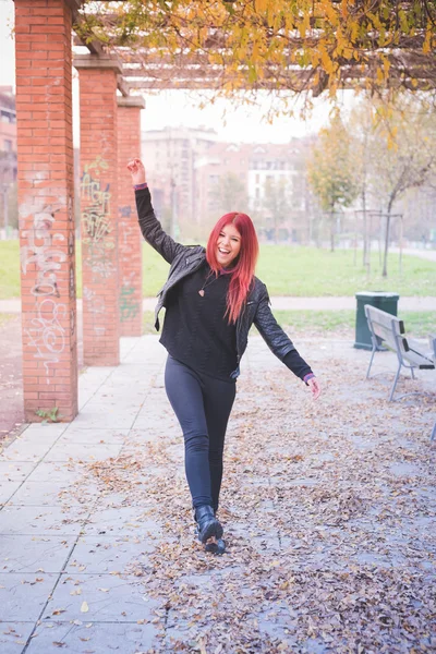 Hermosa mujer de pelo rojo — Foto de Stock