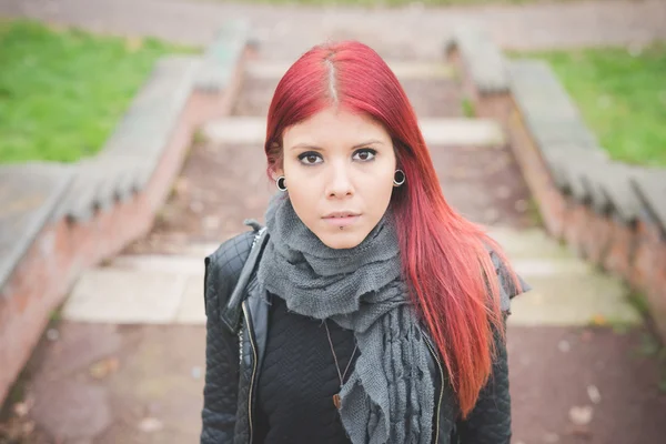 Wanita rambut merah yang cantik — Stok Foto