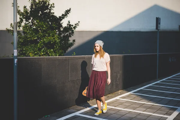 Sarışın hipster kadın — Stok fotoğraf