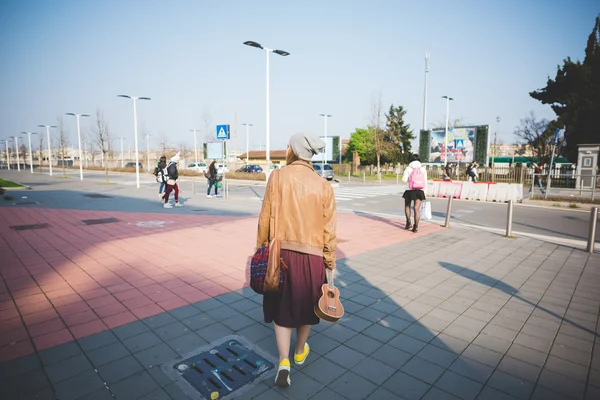 金发碧眼的时髦女人 — 图库照片