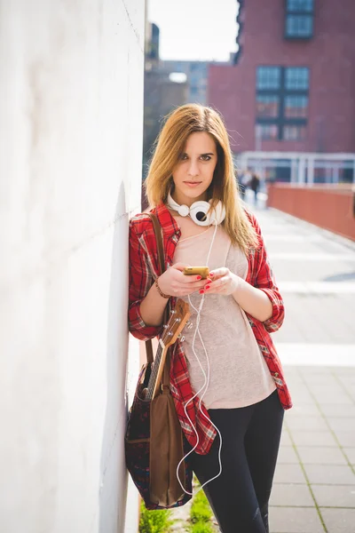 Young  hipster girl in city — Stock Photo, Image