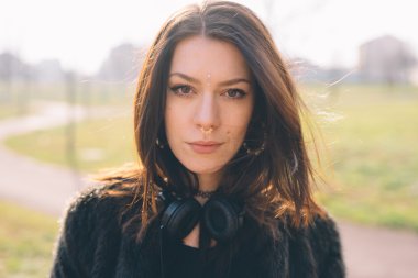 Genç güzel kadın.