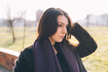 Genç güzel kadın.