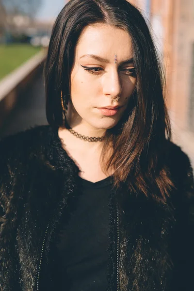 Jovem mulher bonita — Fotografia de Stock