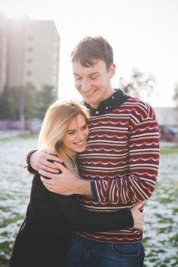 Genç aşıklar kaç şehir içinde