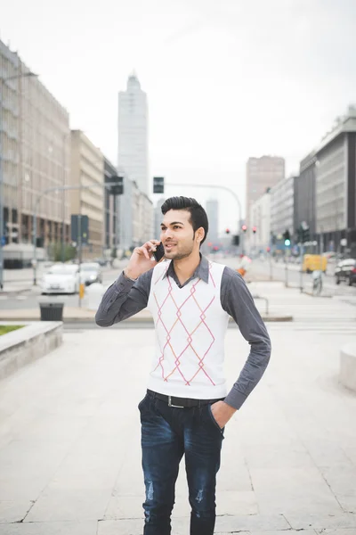 Young indian businessman in city — Stock Photo, Image