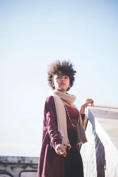 Hermosa mujer africana —  Fotos de Stock