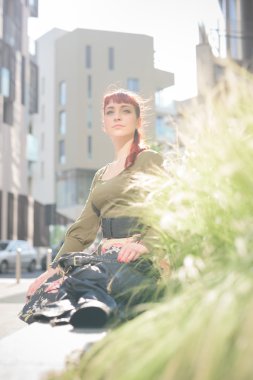 genç yakışıklı Kızıl saçlı Kafkas kadın poz