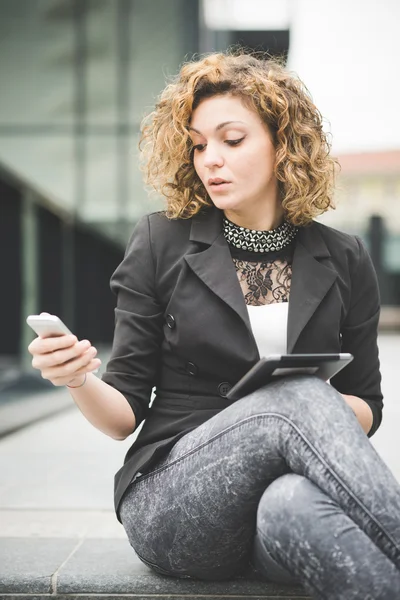 Young beautiful contemporary businesswoman — Stock Photo, Image