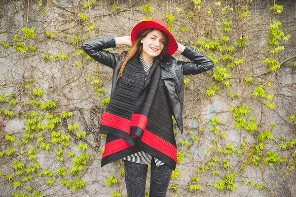 Young handsome brunette girl posing — Stock Photo, Image