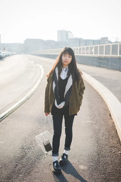 Joven hermosa asiático hipster mujer —  Fotos de Stock