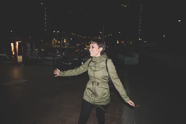 Mujer bailando en la calle —  Fotos de Stock