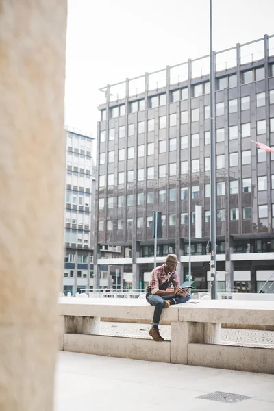 Handsome afro black man in city — Stock Photo, Image