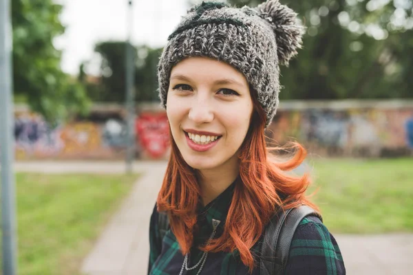 Caucasienne rousse cheveux raides femme — Photo