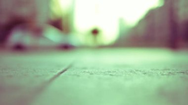 İnsanlar yürürken, insanlar ve trafik