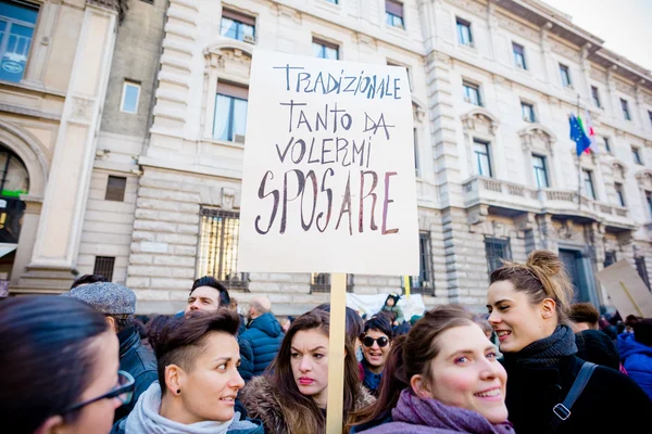 Manifestation des couples célibataires à Milan — Photo