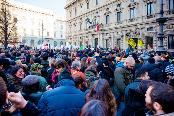 Ongehuwde paren manifestatie in Milaan — Stockfoto