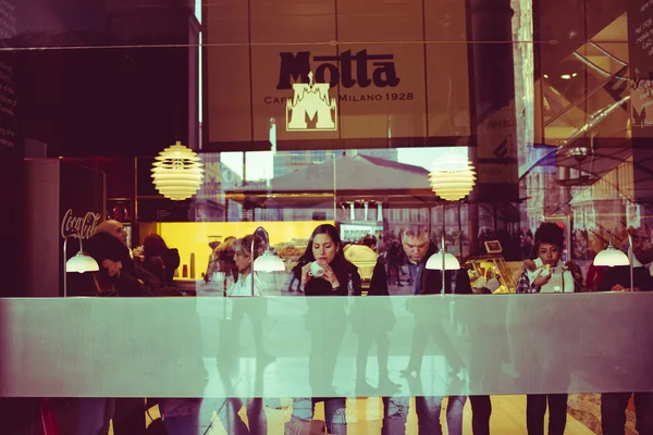 Gente teniendo un descanso —  Fotos de Stock