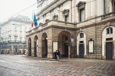 Milan'ın Teatro Alla Scala görünümünü.