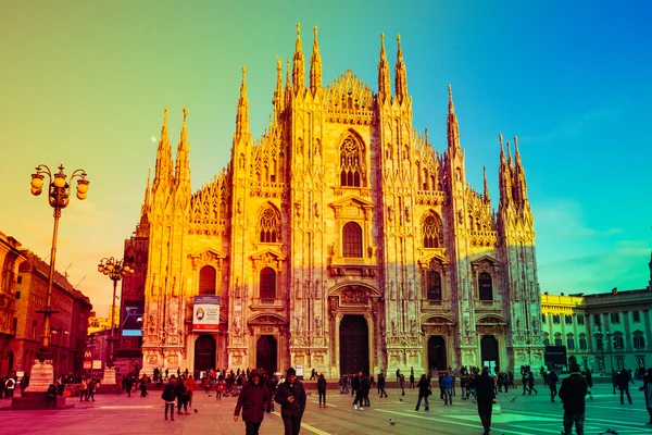Vista colorida filtrada da catedral de Milão . — Fotografia de Stock