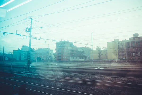 Metropole z okna vlaku — Stock fotografie