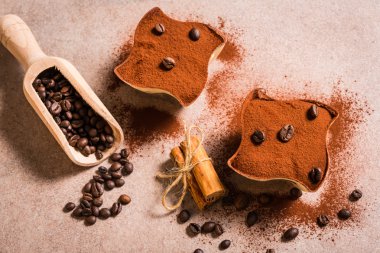 Tiramisu cam bardakta.