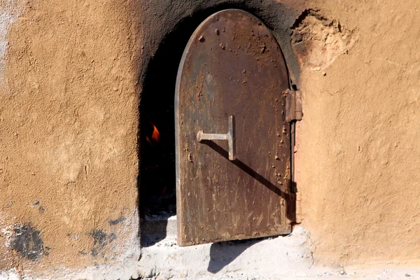 Histórico horno de arcilla al aire libre —  Fotos de Stock