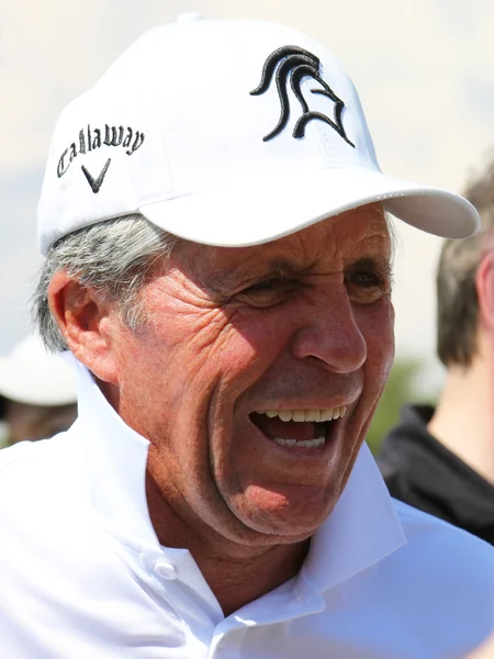 Tournament presenter and grand master Gary Player cracking some — стокове фото