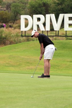 Singer-songwriter Ronan Keating aiming for a long put on Novembe