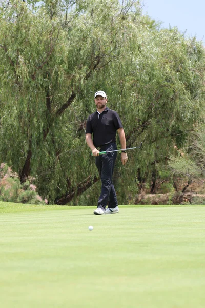 Singer-songwriter and TV presenter Brian McFadden encouraging hi — Stock Photo, Image