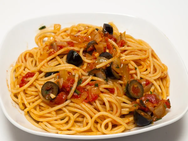 Spaghetti puttanesca — Stock Photo, Image