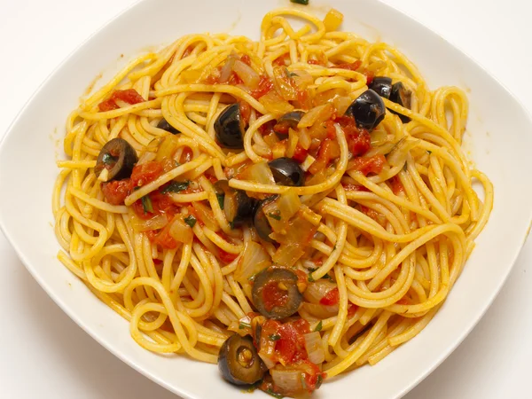 Spaghetti puttanesca — Stock Photo, Image